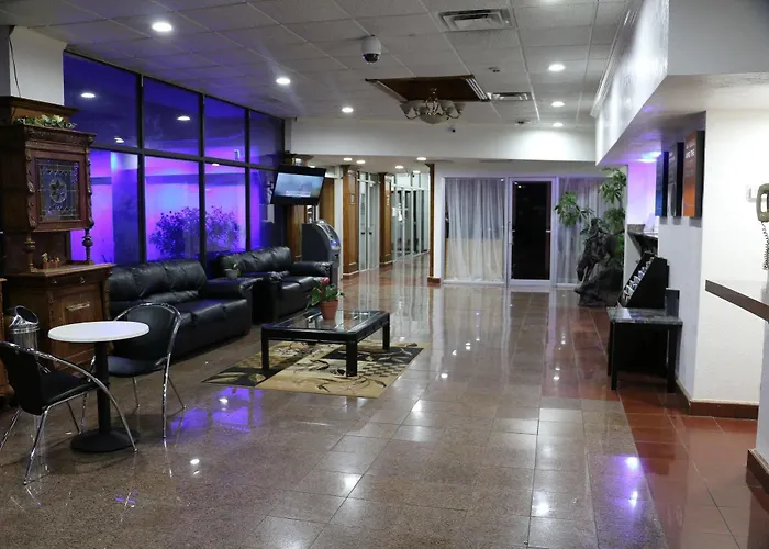 Sky Hotel At Tulsa Airport