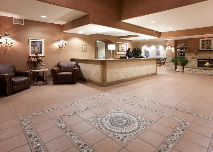 Baymont By Wyndham Belen Nm Hotel