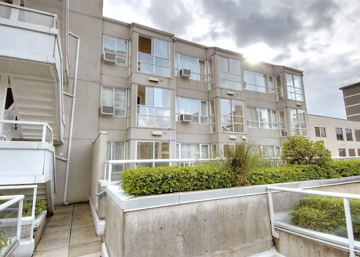 Robson Suites Vancouver