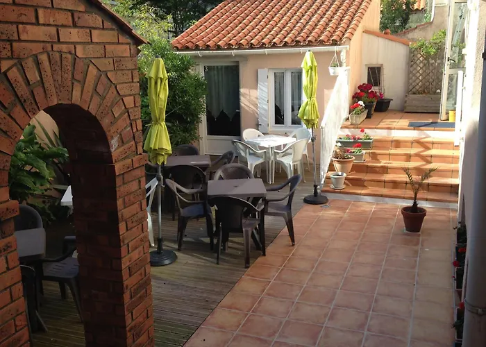 Hotel & Cantine De La Plage Les Sables-dʼOlonne