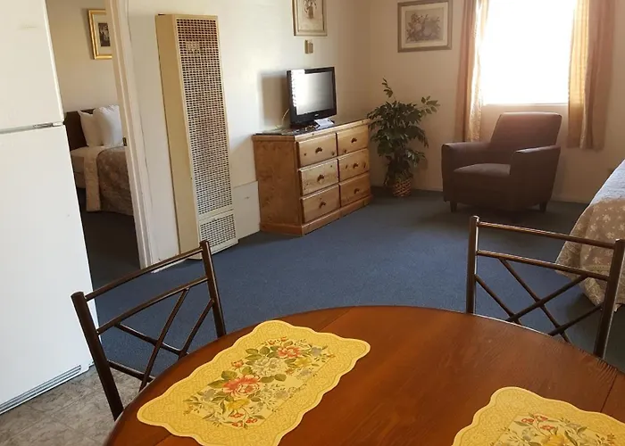 Bishop Village Motel