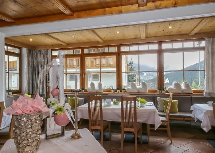 Hotel Ciasa Montanara La Villa 