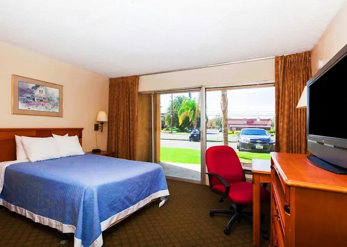 Days Inn By Wyndham Bakersfield