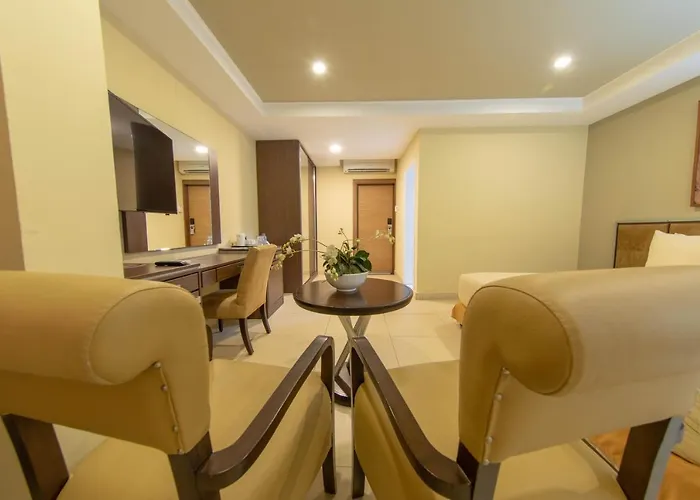 Frankie'S Foods And Rooms Accra