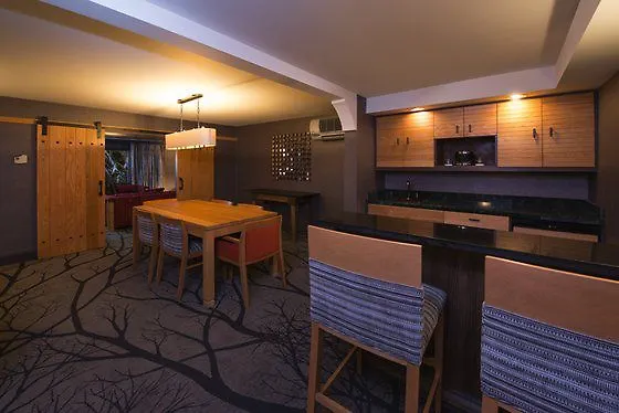 Shore Lodge