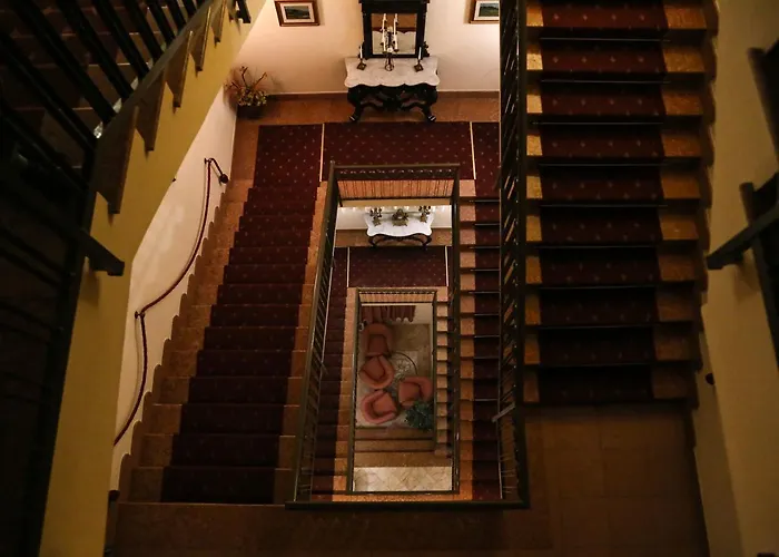 Pamaran Hotel Nola