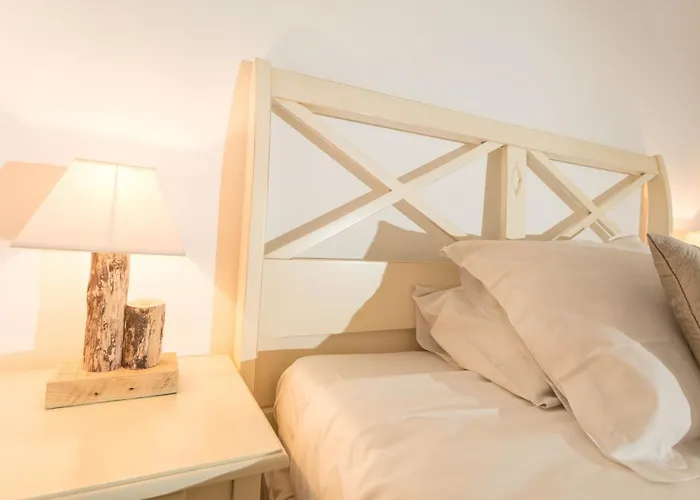 Hotel Logis Auberge Côté Jardin à Lézignan-Corbières