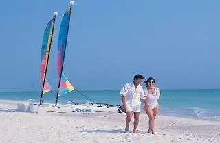 Colony Beach & Tennis Resort