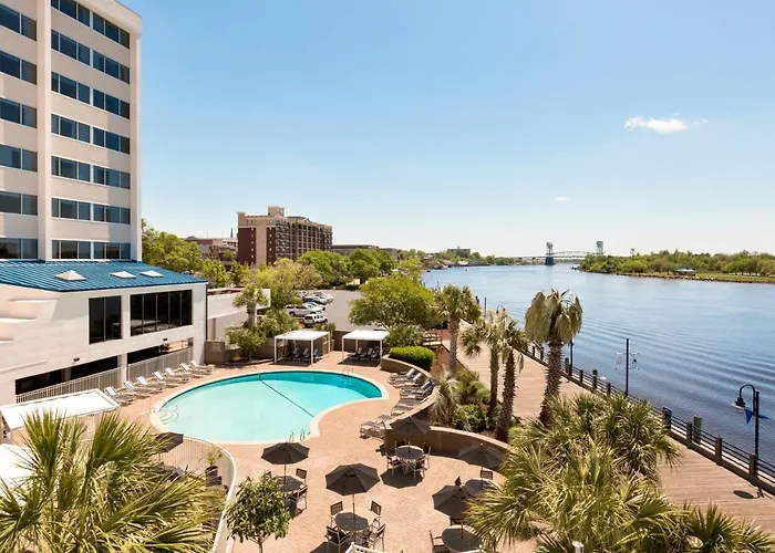 Riverview Suites At Water Street Center