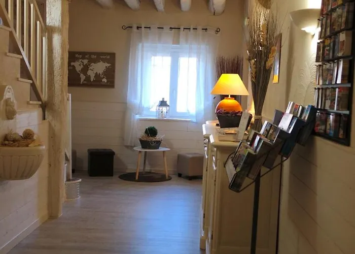 LOGIS HOTEL RESTAURANT L' Auberge d'Uzès
