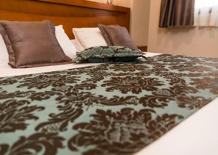 Summit Montese Tower Hotel Resende