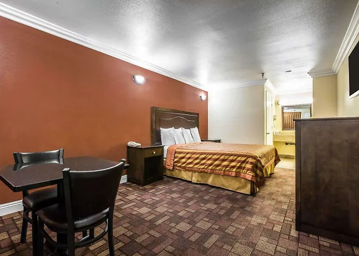 Econo Lodge Pico Rivera