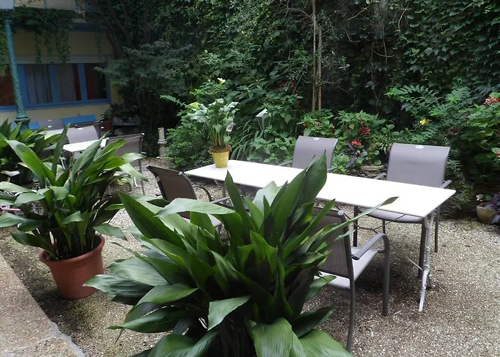 Hotel Le Postillon Pau