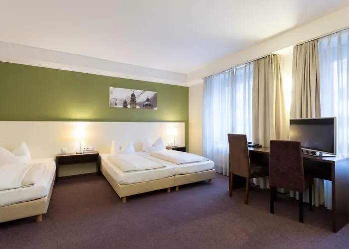 Hotel Dolomit München