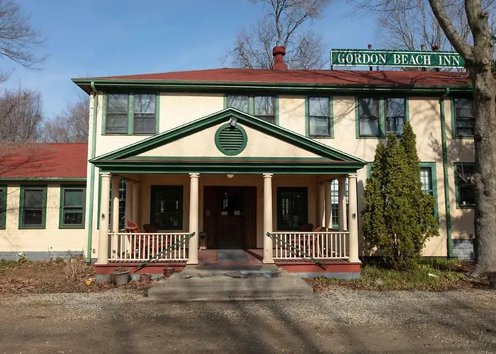 Gordon Beach Inn