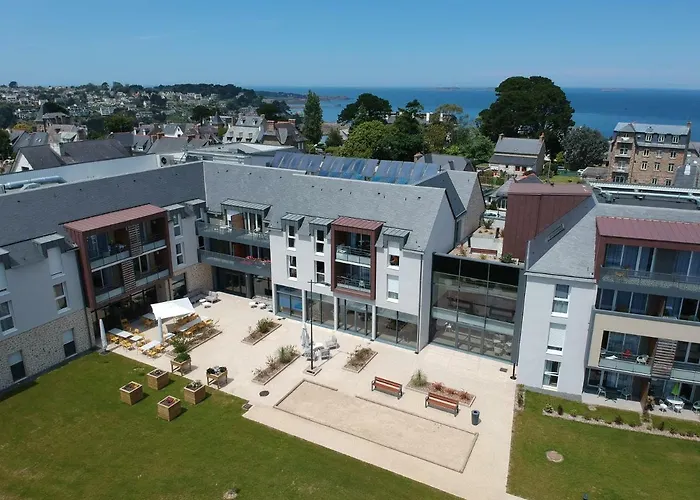 Aparthotel Domitys - Les Mégalithes Roses à Perros-Guirec