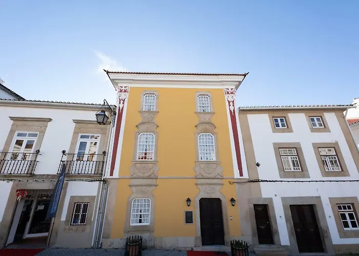 Casa Amarela Th & National Monument