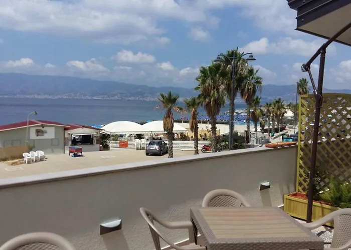 B&B A due Passi dal Mare Catona Di Reggio Calabria