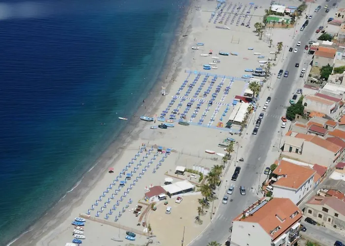 B&B A due Passi dal Mare Catona Di Reggio Calabria