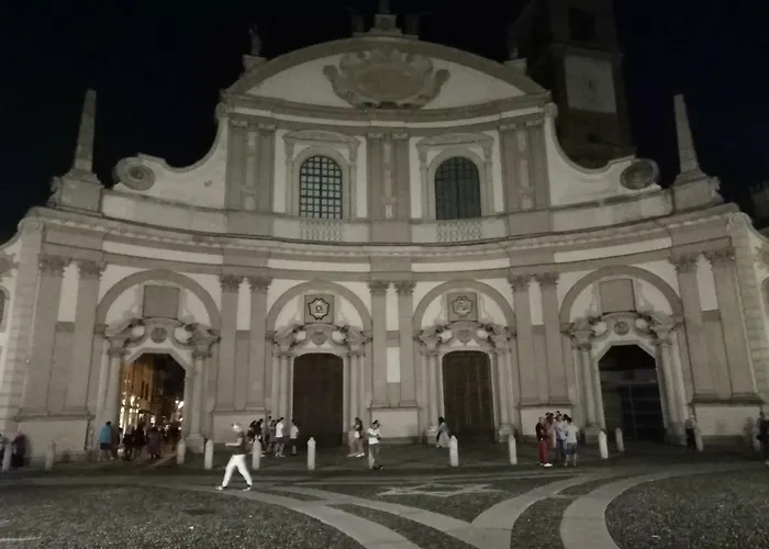 Hotel La via per Milano Vigevano