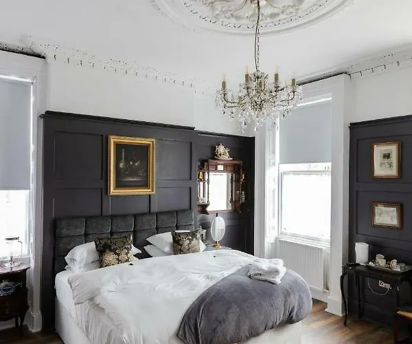Bed and Breakfast The Warren Belfast