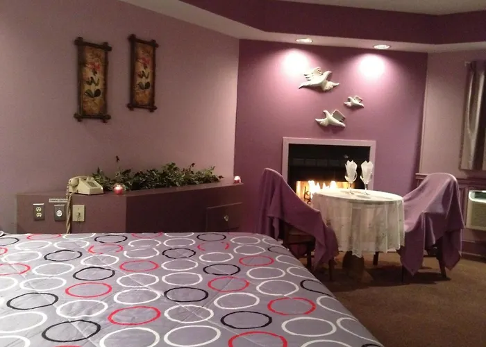 Inn of the Dove: Romantic Luxury Suites with Jacuzzi & Fireplace Harrisburg