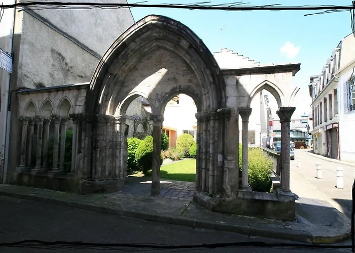 Hotel De La Paix Bagnères-de-Bigorre