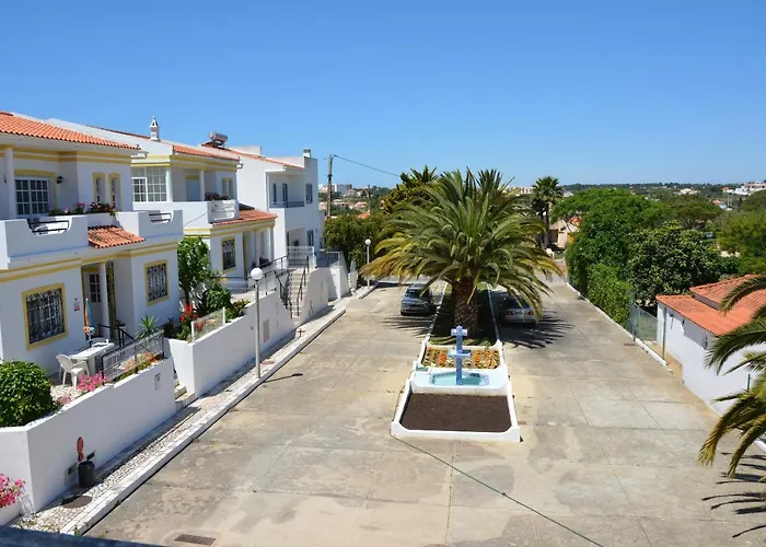 Villa Belinha - Guest House Quarteira