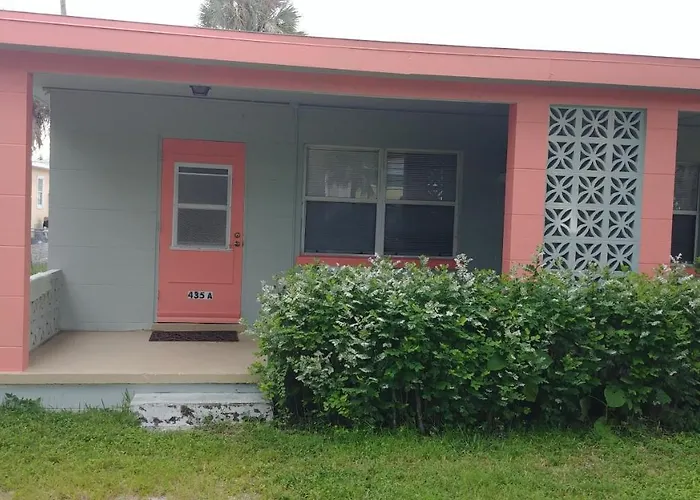 The Holiday Court Villas And Suites