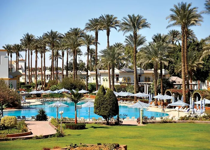 Cataract Pyramids Resort Kafret el-Gabal