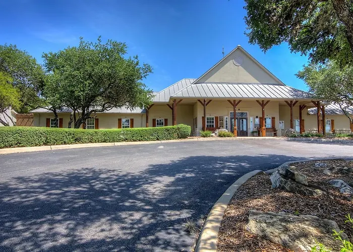 Sun Retreats San Antonio West Hotel Live Oak