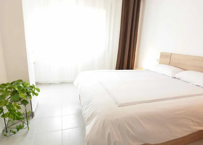 Reus Bedrooms 2 habitaciones con baño privado y cocina compartida