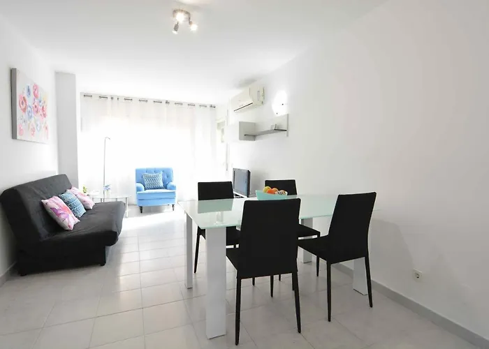 Reus Bedrooms 2 habitaciones con baño privado y cocina compartida