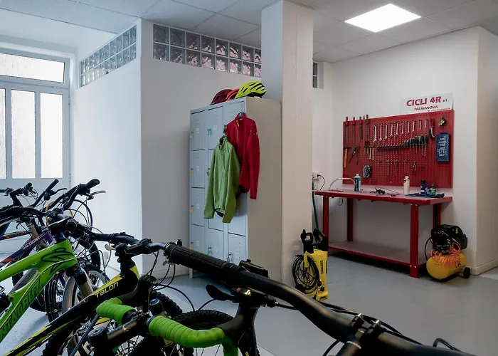 Zona 30 Bike Guesthouse Palmanova