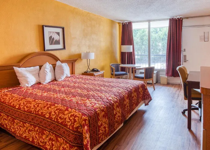 Budgetel Inn & Suites