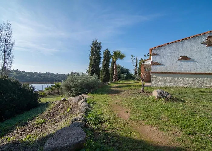 El Pueblo De Leo Hotel Badajós
