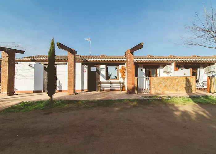 El Pueblo De Leo Hotel Badajós