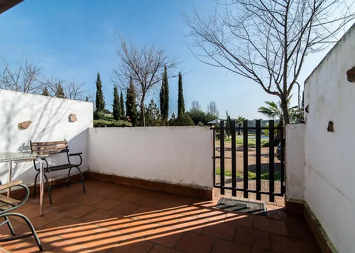 El Pueblo De Leo Hotel Badajós