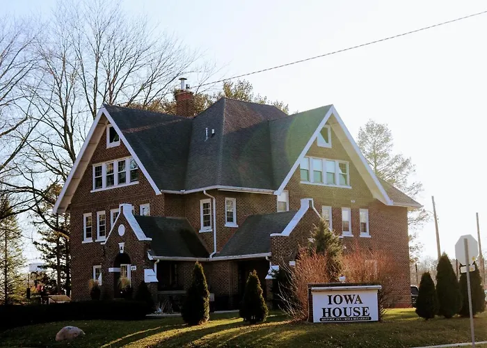Iowa House Historic Inn Ames